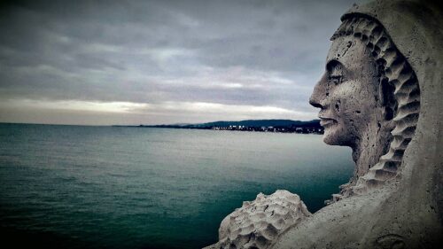 Statue on the San Benedetto coast